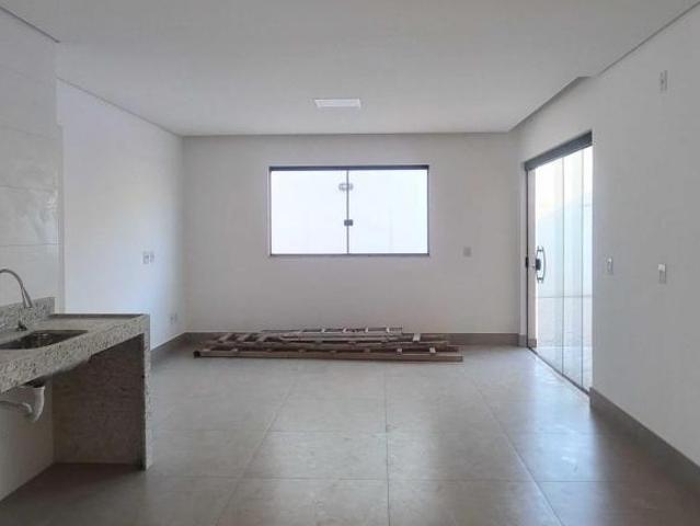 Casa para venda em Centro, Sarzedo