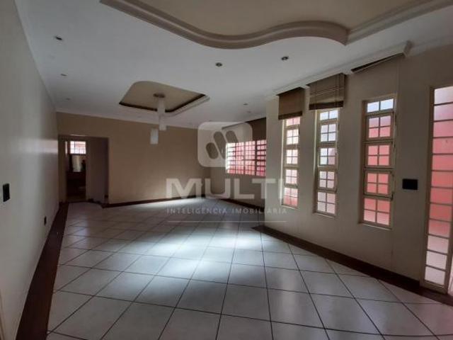 Casa para venda em Centro, Uberlândia