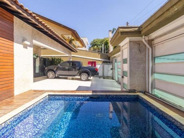 Casa para venda em City América com 4 quartos, sendo 2 suítes, 246m²