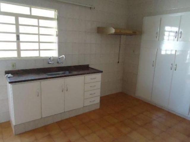 Casa para venda em Cidade Jardim de 200.00m² com 3 Quartos, 1 Suite e 2 Garagens