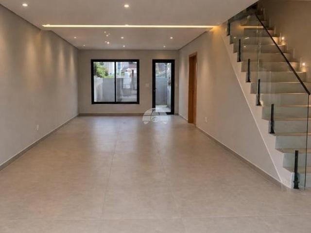 Casa para venda em Cruzeiro de 212.00m² com 3 Quartos, 1 Suite e 2 Garagens