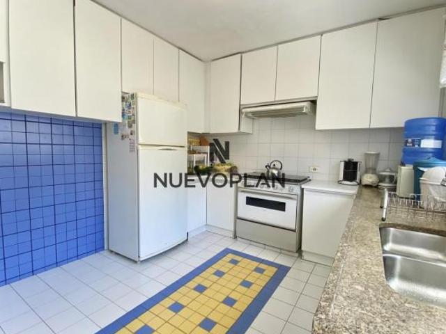 Casa para Venda em Curitiba, Boa Vista, 4 dormitórios, 1 suíte, 4 banheiros, 6 vagas