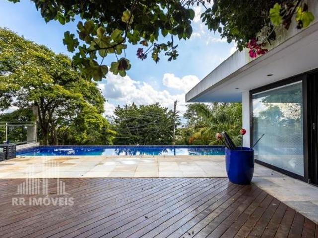 Casa para venda em Alphaville de 530.00m² com 5 Quartos, 5 Suites e 3 Garagens