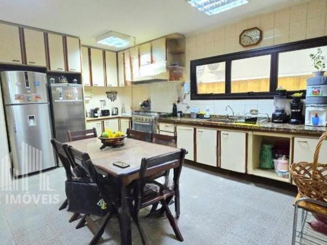 Casa para venda em Alphaville de 360.00m² com 4 Quartos, 2 Suites e 4 Garagens