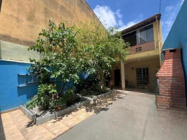 Casa para venda em Arvoredo, Contagem