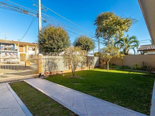Casa para venda em Boqueirão de 119.00m² com 3 Quartos, 1 Suite e 4 Garagens