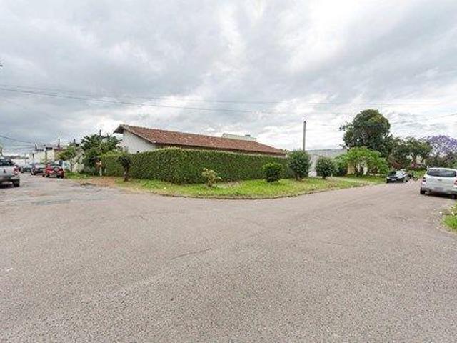 Casa para venda em Boqueirão de 260.00m² com 5 Quartos e 8 Garagens
