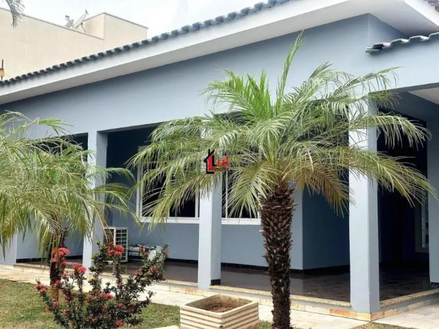 Casa para Venda em Bataguassu, CENTRO, 3 dormitórios, 1 suíte, 2 banheiros, 4 vagas
