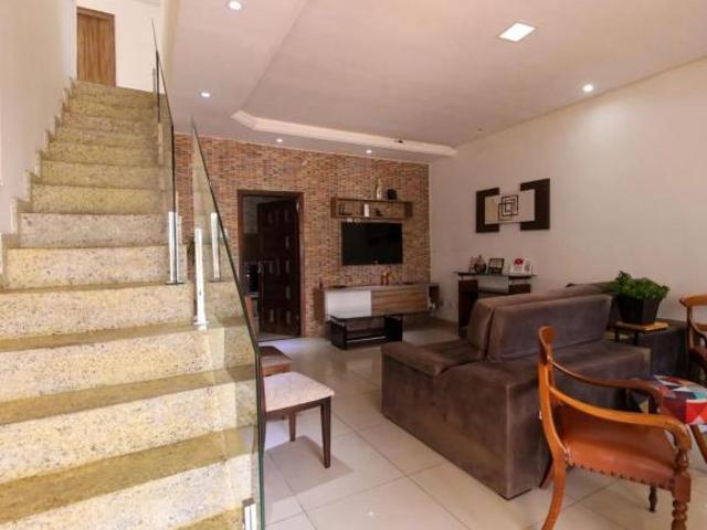 Casa para Venda em Belo Horizonte, Horto, 6 dormitórios, 5 suítes, 6 banheiros, 2 vagas