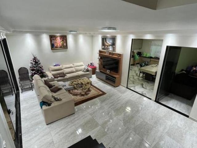 Casa para Venda em Brasília, Taguatinga Norte, 3 dormitórios, 3 suítes, 4 banheiros, 5 vagas
