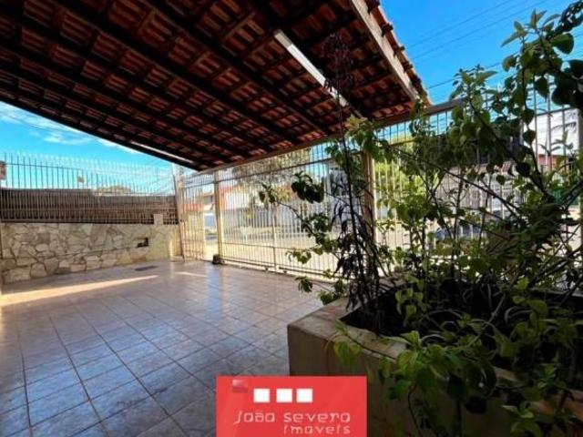Casa para Venda em Brasília, Taguatinga Norte Taguatinga, 5 dormitórios, 2 suítes, 4 banheiros, 6