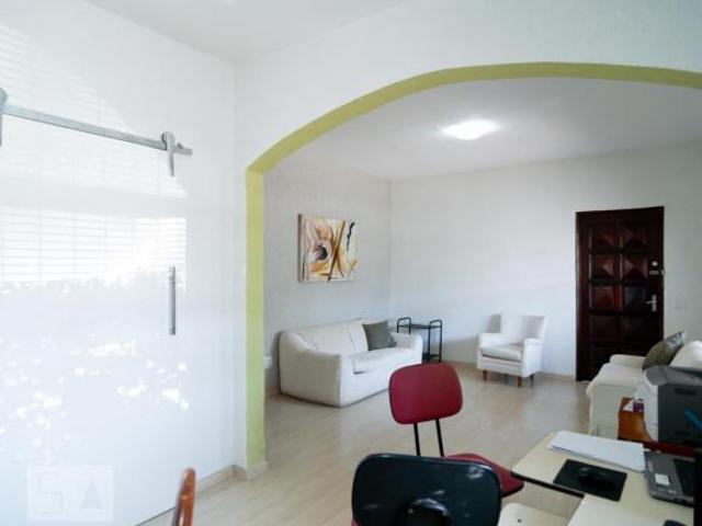 Casa para venda em Brooklin de 180.00m² com 3 Quartos, 2 Suites e 3 Garagens