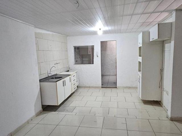 Casa para venda em Ganchinho de 90.00m² com 3 Quartos e 2 Garagens