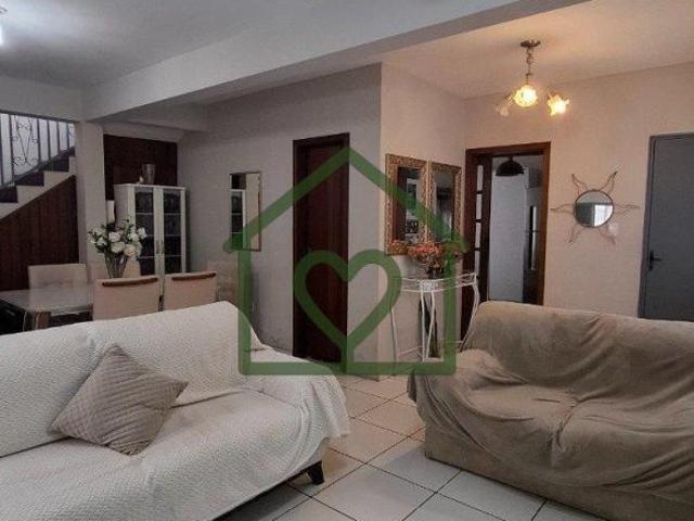 Casa para venda em Glória de 465.76m² com 2 Quartos e 3 Garagens