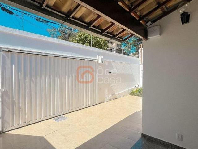 Casa para venda em Dona Clara de 130.00m² com 3 Quartos, 1 Suite e 2 Garagens