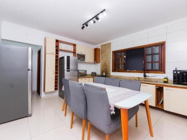 Casa para venda em Demarchi com 3 quartos, sendo 1 suíte, 220m²