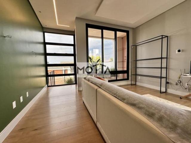 Casa para Venda em Erechim, Zimmer, 3 dormitórios, 3 suítes, 3 banheiros, 2 vagas