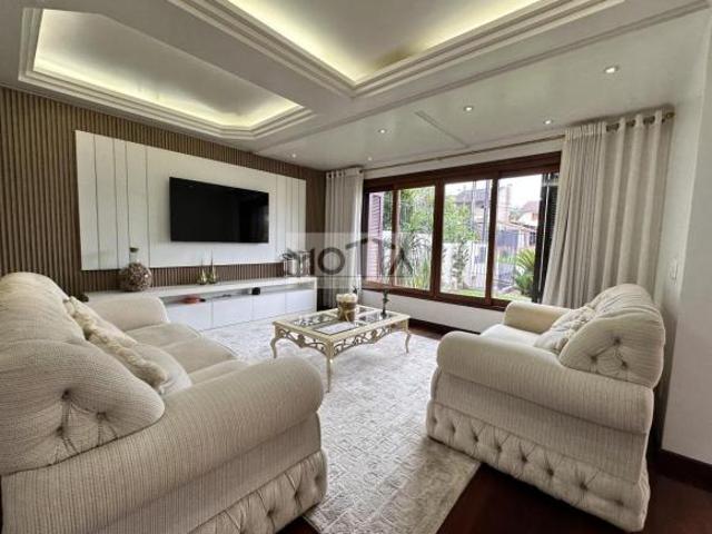 Casa para Venda em Erechim, Centro, 3 dormitórios, 1 suíte, 3 banheiros, 2 vagas