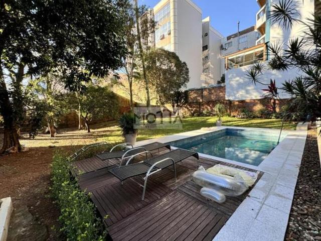 Casa para Venda em Erechim, Centro, 4 dormitórios, 2 suítes, 4 banheiros, 2 vagas