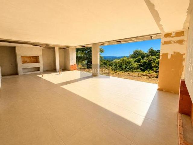 Casa para Venda em Erechim, Esperança, 3 dormitórios, 3 suítes, 3 banheiros, 2 vagas