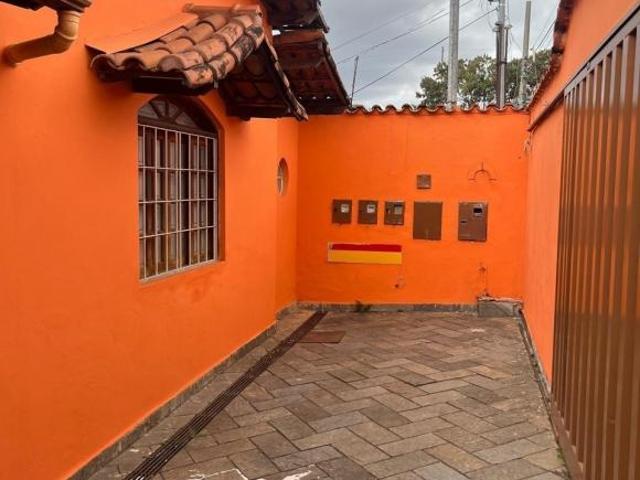 Casa para venda em Esplanada, Belo Horizonte