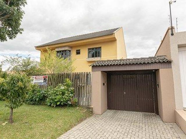 Casa para venda em Fanny de 226.00m² com 4 Quartos, 1 Suite e 6 Garagens