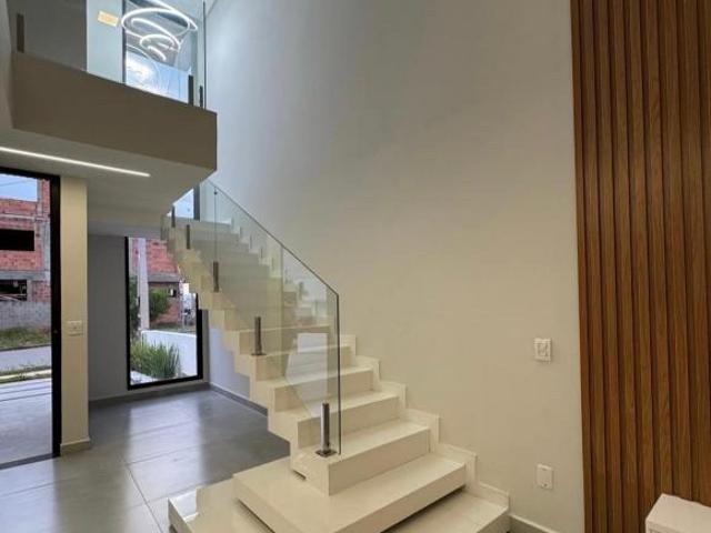 Casa para venda em Horto Florestal de 206.00m² com 3 Quartos, 1 Suite e 2 Garagens