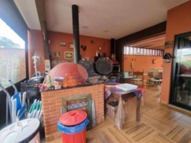 Casa para venda em Horto Santo Antonio de 254.00m² com 3 Quartos, 3 Suites e 2 Garagens