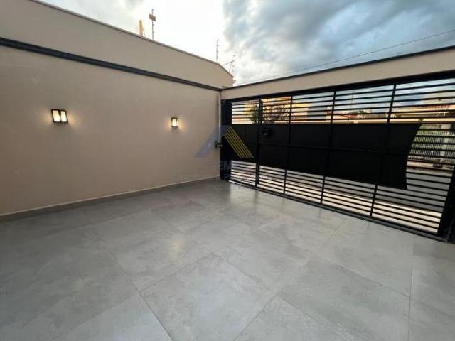 Casa para Venda em Indaiatuba, Centro, 3 dormitórios, 1 suíte, 2 banheiros, 2 vagas