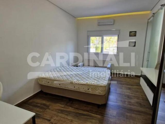 Casa para venda em Iate Clube de 700.00m² com 4 Quartos, 4 Suites e 9 Garagens