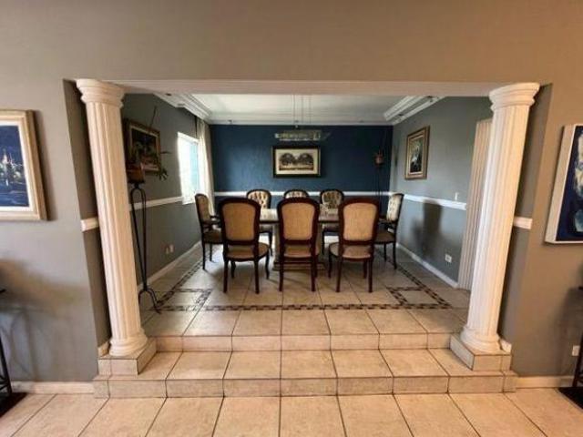 Casa para venda em Jabaquara com 5 quartos, sendo 4 suítes, 3 vagas, 300m²