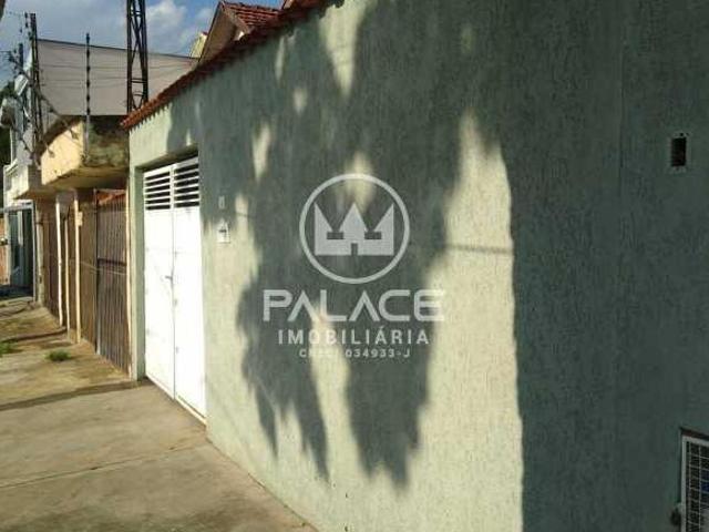 Casa para venda em Jaraguá de 140.00m² com 3 Quartos, 1 Suite e 2 Garagens