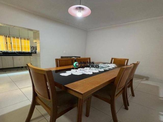 Casa para venda em Jardim Olinda de 263.00m² com 3 Quartos, 1 Suite e 4 Garagens