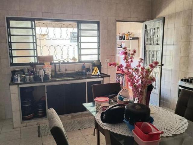 Casa para venda em Jardim Amanda I de 165.00m² com 3 Quartos