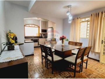 Casa para venda em Jardim Ana Claudia de 167.00m² com 3 Quartos e 4 Garagens
