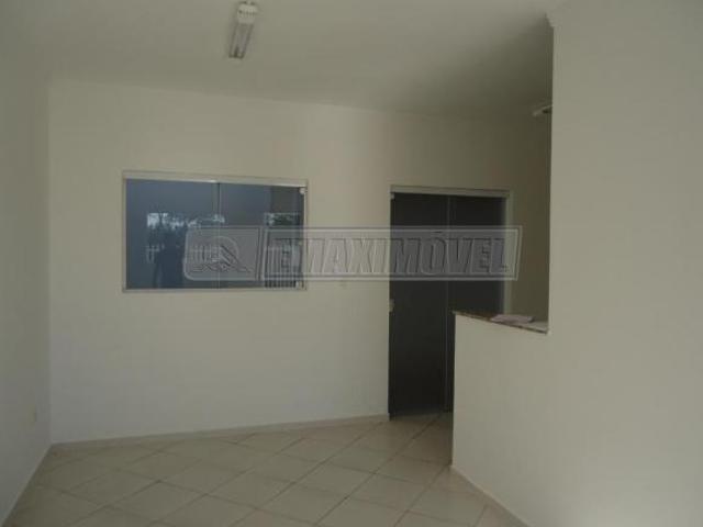Casa para venda em Jardim Astro de 80.00m² com 3 Quartos, 1 Suite e 2 Garagens