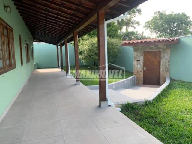 Casa para venda em Jardim Bandeirantes de 565.00m² com 3 Quartos, 1 Suite e 4 Garagens