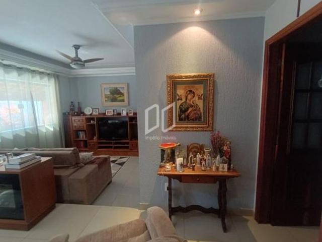 Casa para venda em Jardim Brasília vila Xavier de 246.00m² com 3 Quartos, 1 Suite e 2 Garagens