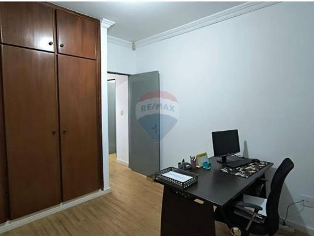 Casa para venda em Jardim Califórnia de 179.40m² com 5 Quartos, 1 Suite e 4 Garagens