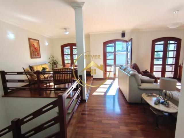 Casa para venda em Jardim Chapadão de 302.00m² com 4 Quartos, 1 Suite e 4 Garagens