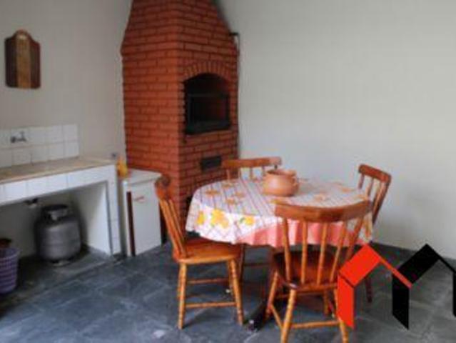 Casa para venda em Jardim Cris de 145.00m² com 2 Quartos e 2 Garagens