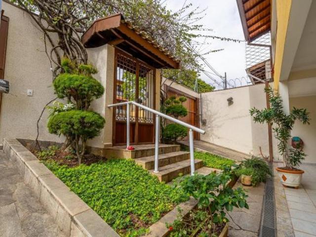 Casa para venda em Jardim da Fonte com 4 quartos, sendo 2 suítes, 346m²