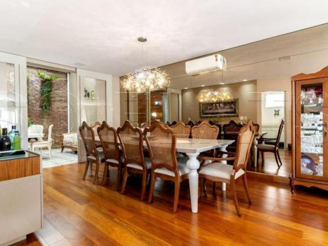 Casa para venda em Jardim Da Saúde de 272.00m² com 2 Quartos, 2 Suites e 4 Garagens