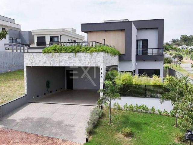 Casa para venda em Jardim Das Samambaias de 289.00m² com 3 Quartos, 3 Suites e 4 Garagens