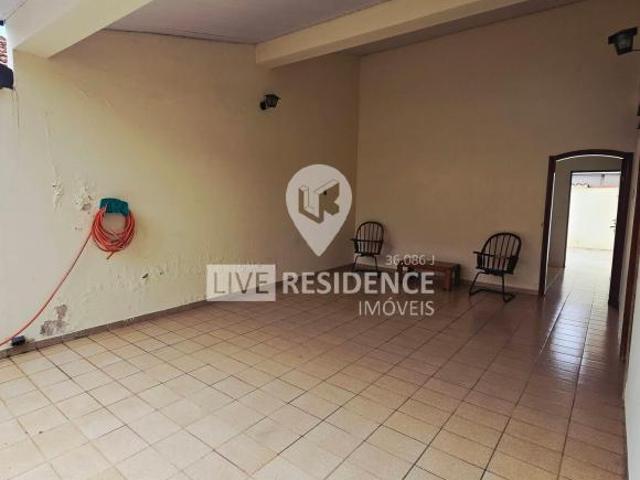 Casa para venda em Jardim De Lucca de 129.00m² com 2 Quartos, 1 Suite e 2 Garagens