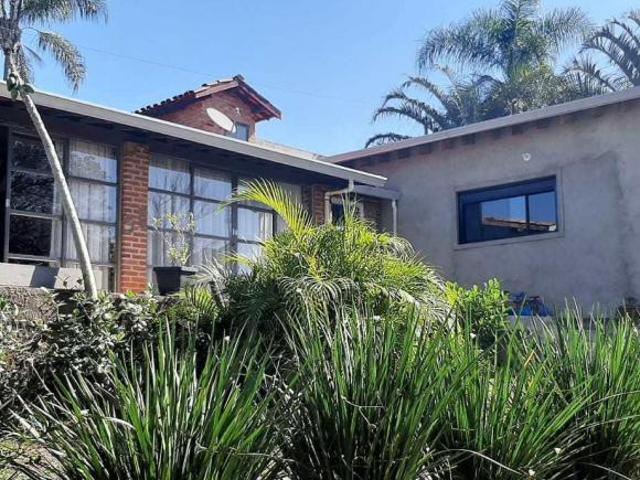 Casa para venda em Jardim Deghi de 70.00m² com 2 Quartos e 3 Garagens