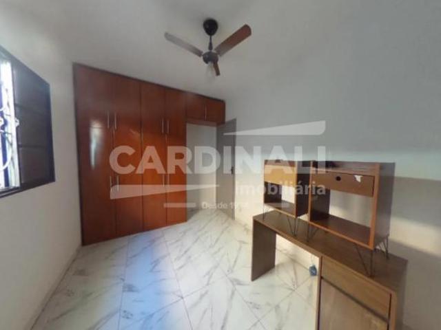 Casa para venda em Jardim Eliana de 144.00m² com 3 Quartos, 1 Suite e 3 Garagens