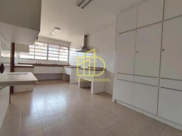 Casa para venda em Jardim Eltonville de 400.00m² com 4 Quartos, 3 Suites e 4 Garagens