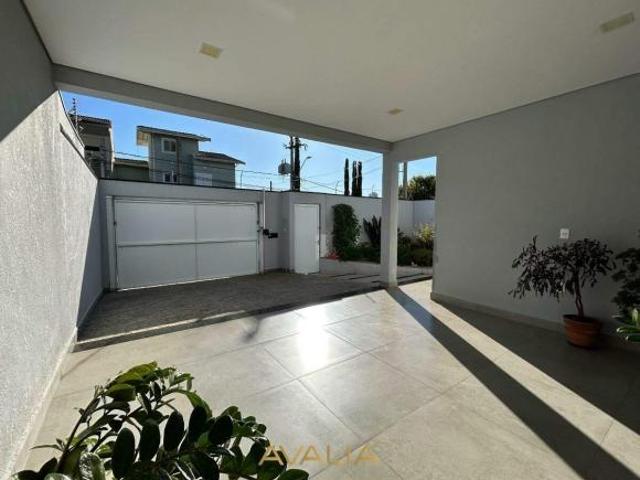 Casa para venda em Jardim Esplanada II de 179.90m² com 3 Quartos, 3 Suites e 4 Garagens