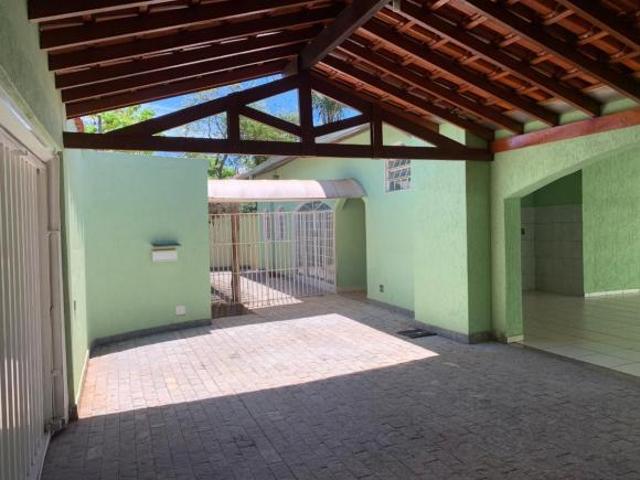 Casa para venda em Jardim Flórida com 4 quartos, sendo 1 suíte, 268m²